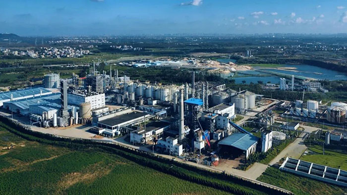 榮盛耐材提供耐火材料設(shè)計(jì)及施工中集循環(huán)流化床生物質(zhì)氣化爐正式投產(chǎn)！